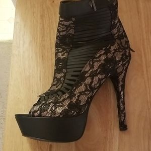 Ankle boots